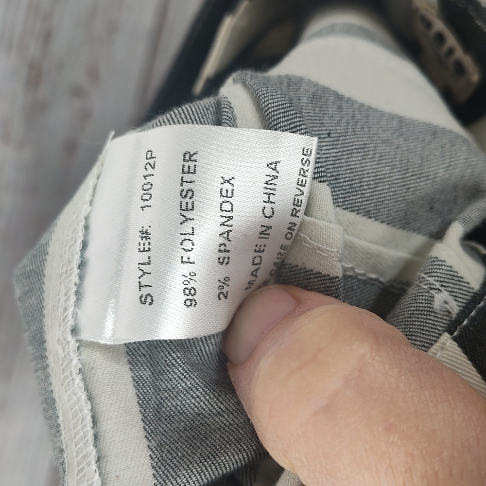 UNIQ Belted Striped Pants - Picture 11 of 12